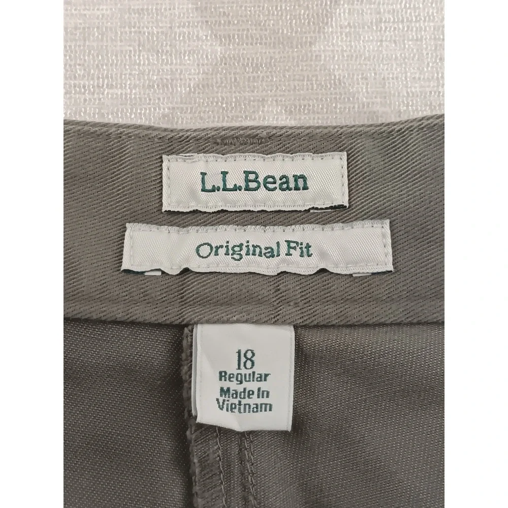 L.L.Bean Women's Original Fit Pleated Shorts Size 18 Regular - Picture 6 of 8